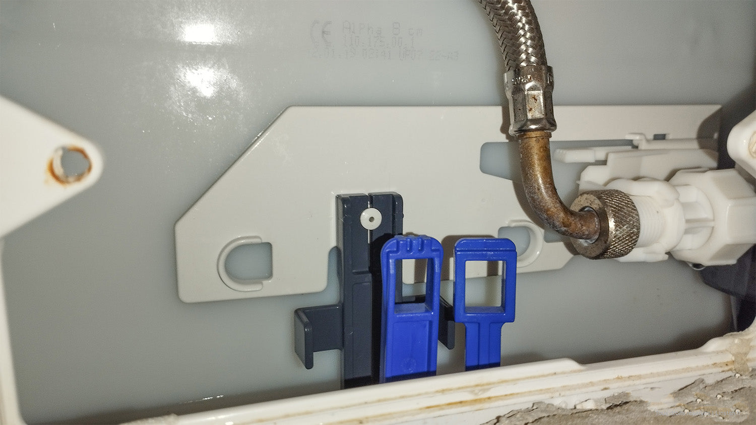 Pièces détachées du réservoir Alpha 8 Geberit