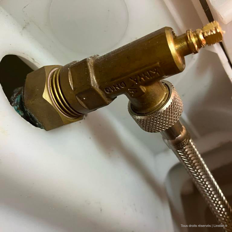 Robinet d’arrêt dans un réservoir encastré Grohe référence 42396000