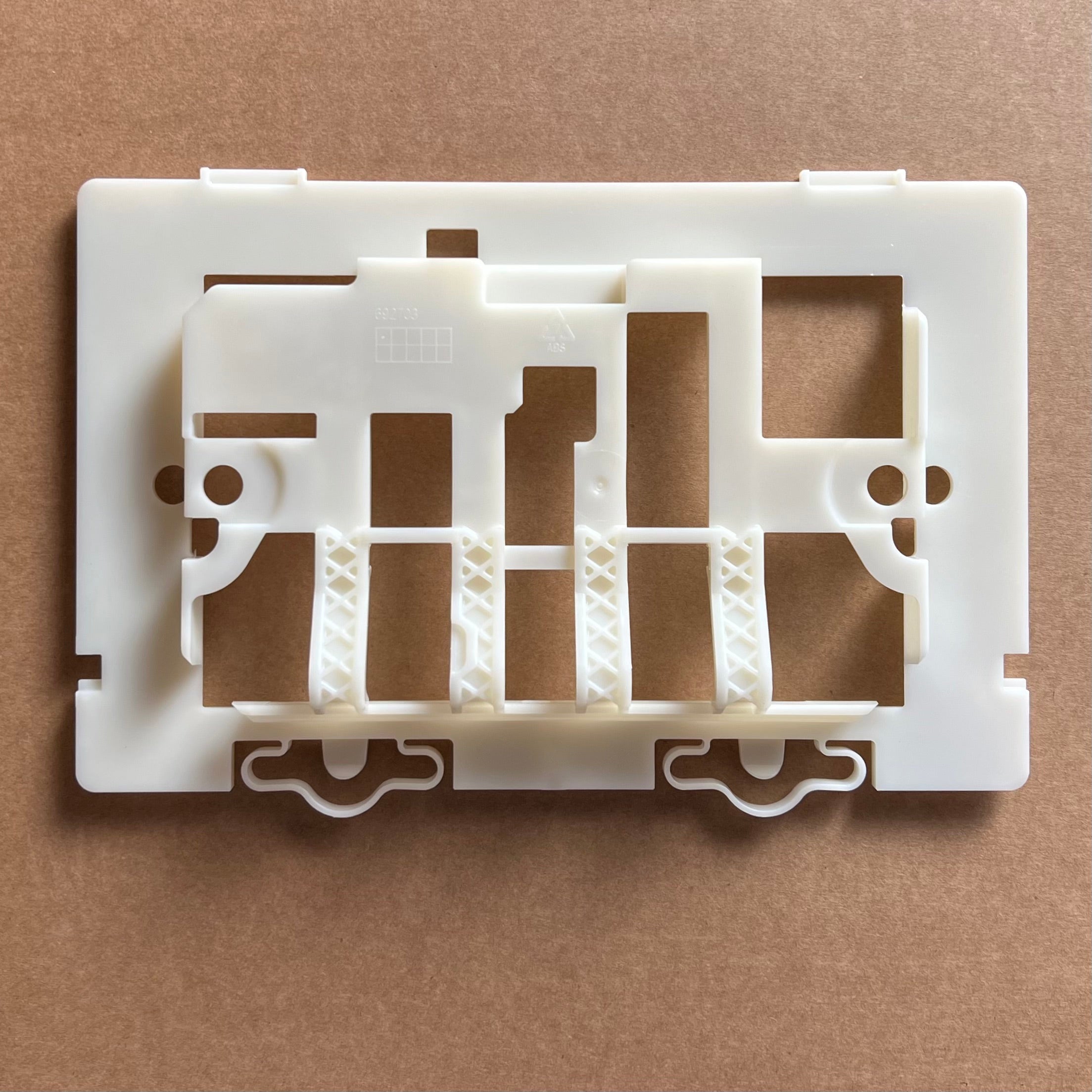 Regiplast / Oli counterplate | Ref: 17204 | For built-in cisterns