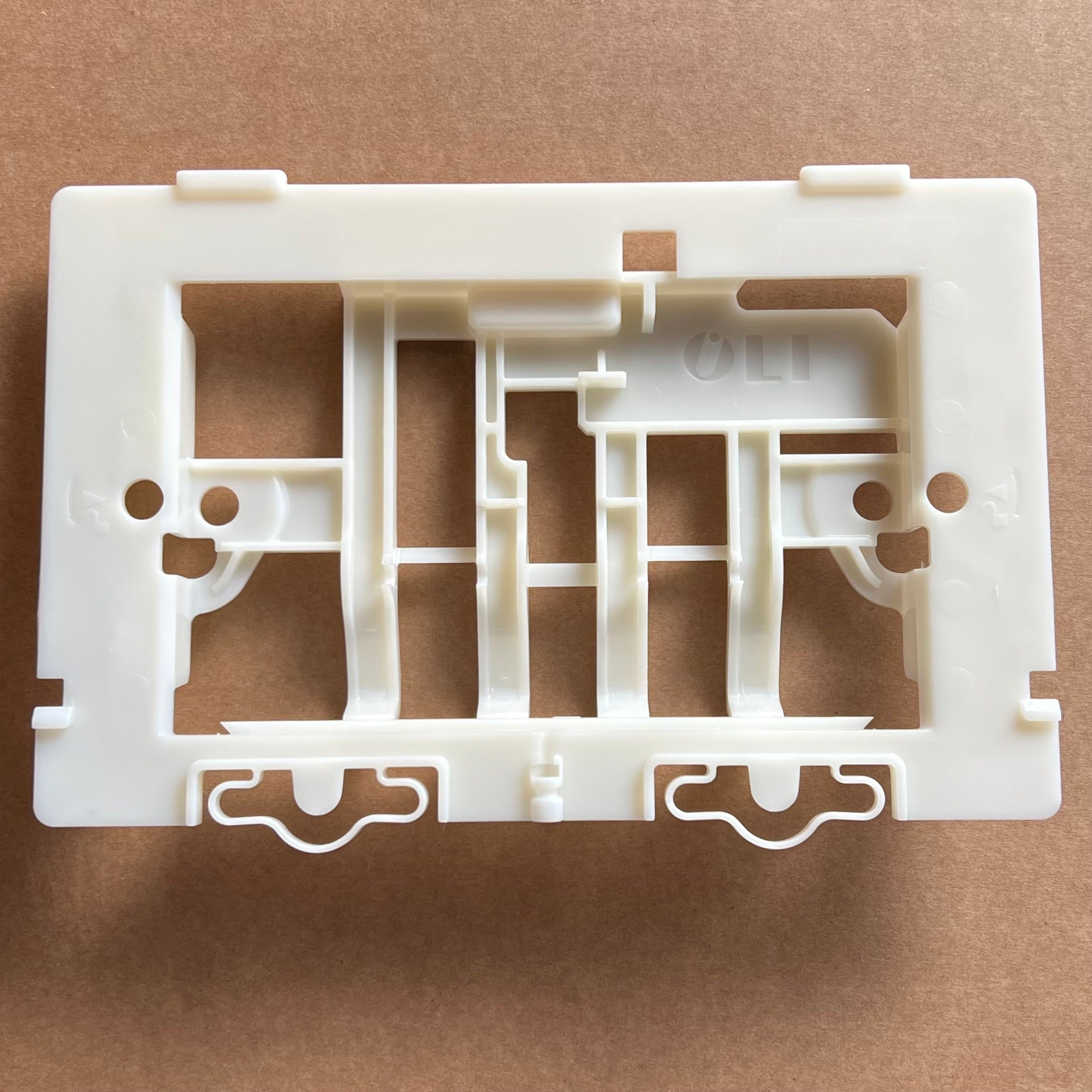 Regiplast / Oli counterplate | Ref: 17204 | For built-in cisterns