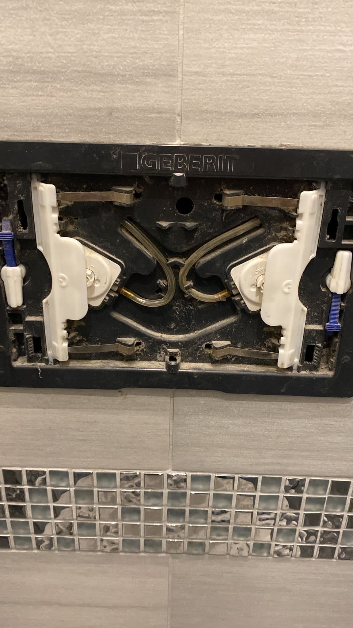 Bloc releveur hydraulique, Sigma 70 Geberit | Réf: 242.820.00.1 | Pour les plaques de déclenchement Sigma 70